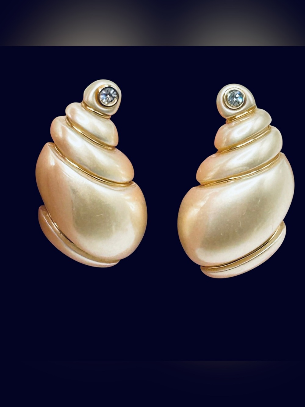 Vintage Carolee Pearlescent Seashell Earrings